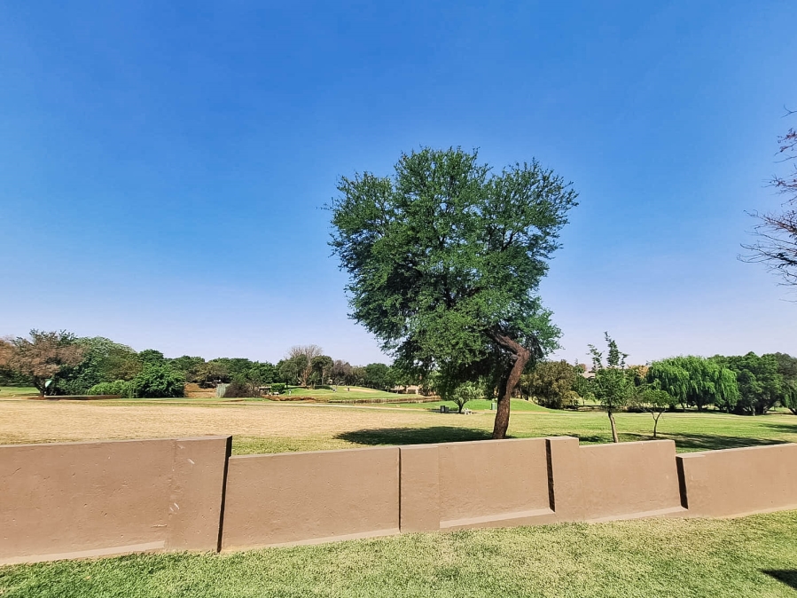 6 Bedroom Property for Sale in Magalies Golf Estate North West